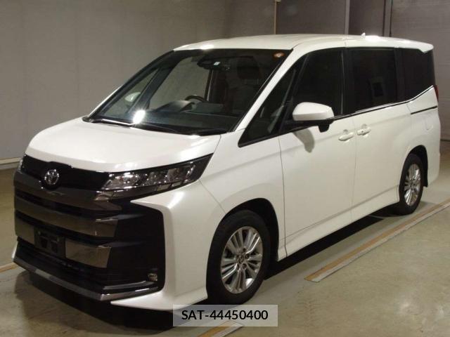 Toyota NOAH 2023-05 8276966-0