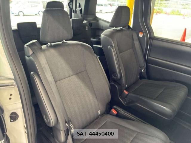 Toyota NOAH 2023-05 8276966-4