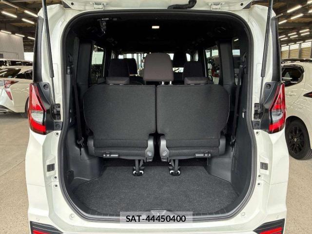 Toyota NOAH 2023-05 8276966-5