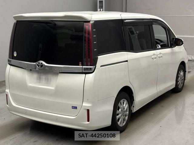 Toyota NOAH 2020-09 8276970-1