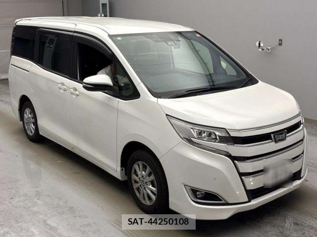 Toyota NOAH 2020-09 8276970-11