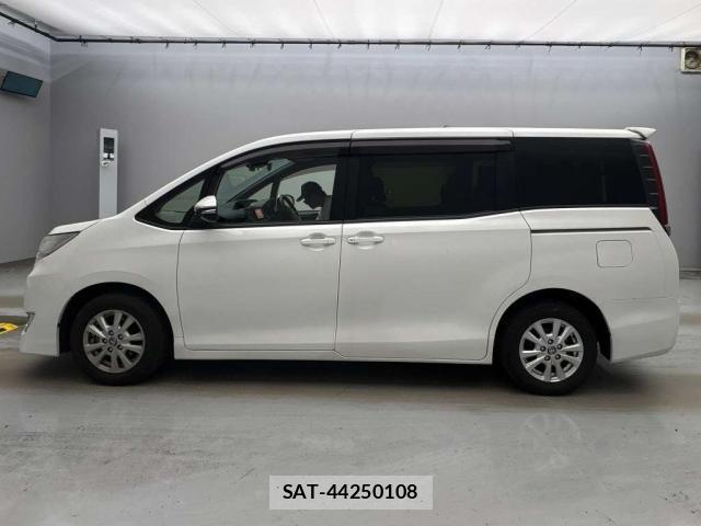 Toyota NOAH 2020-09 8276970-13