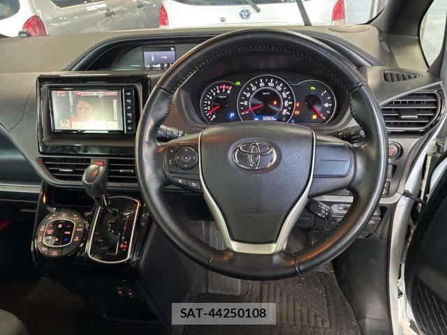 Toyota NOAH 2020-09 8276970-2