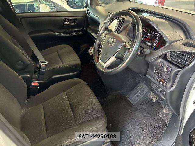 Toyota NOAH 2020-09 8276970-4