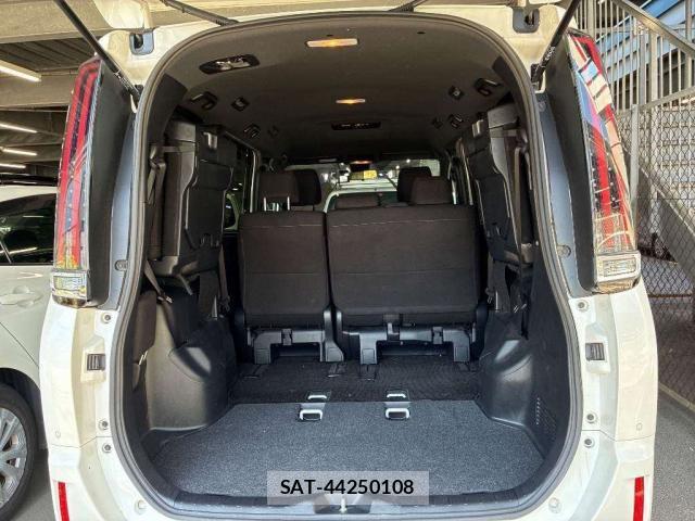 Toyota NOAH 2020-09 8276970-7