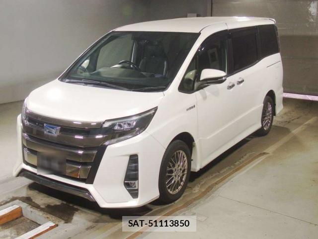Toyota NOAH 2018-05 8276986-0