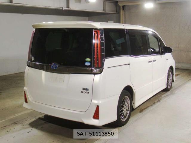 Toyota NOAH 2018-05 8276986-1