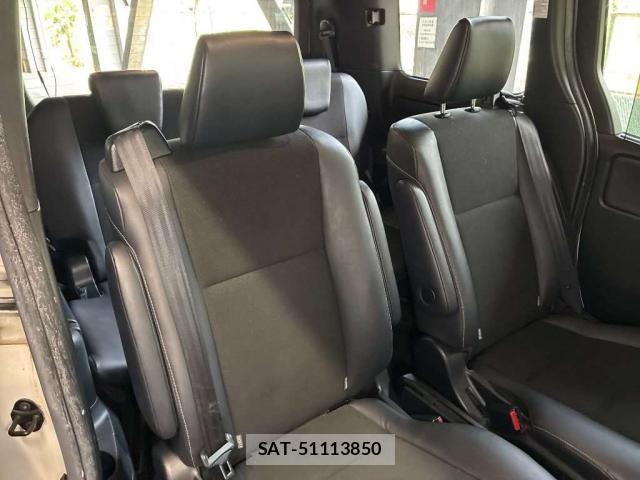 Toyota NOAH 2018-05 8276986-4