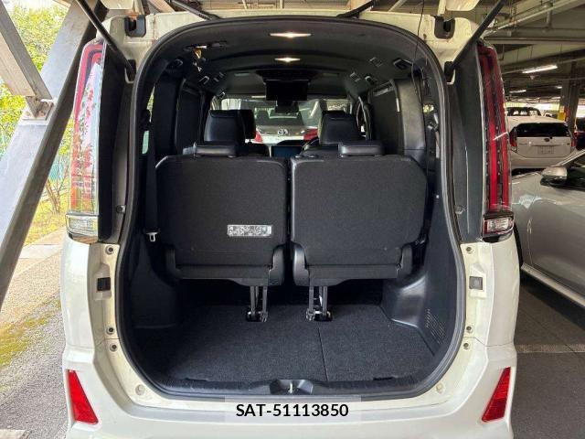 Toyota NOAH 2018-05 8276986-5