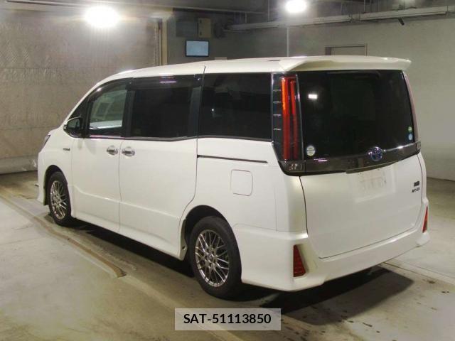 Toyota NOAH 2018-05 8276986-7