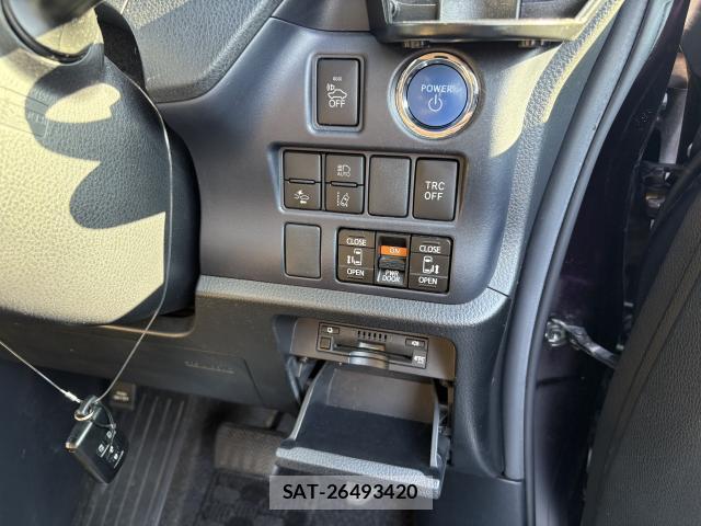 Toyota NOAH 2016-12 8277045-11