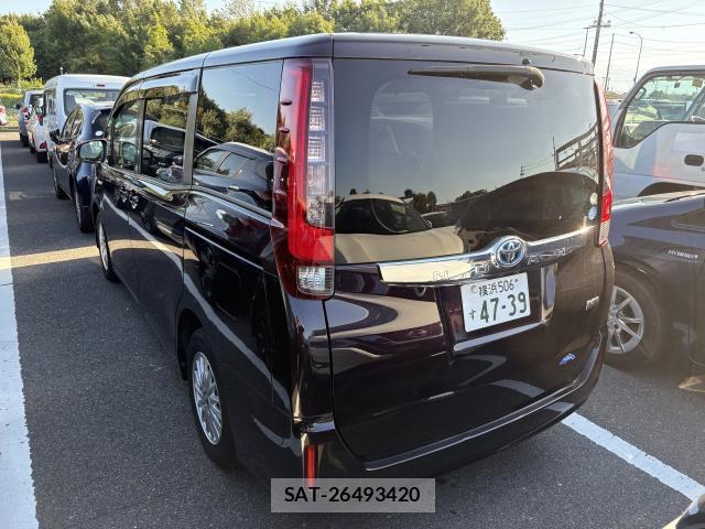 Toyota NOAH 2016-12 8277045-3