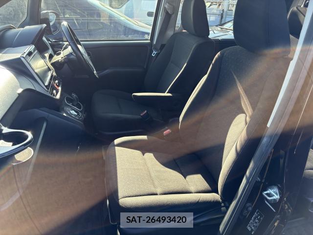 Toyota NOAH 2016-12 8277045-5