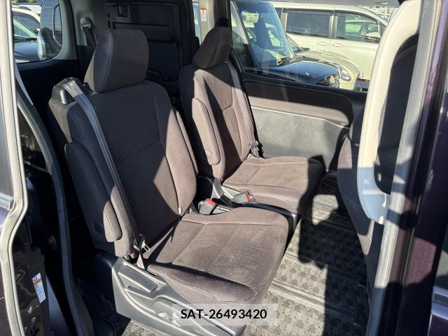 Toyota NOAH 2016-12 8277045-6