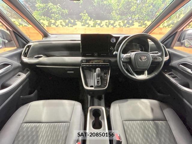 Toyota NOAH 2023-04 8277219-1