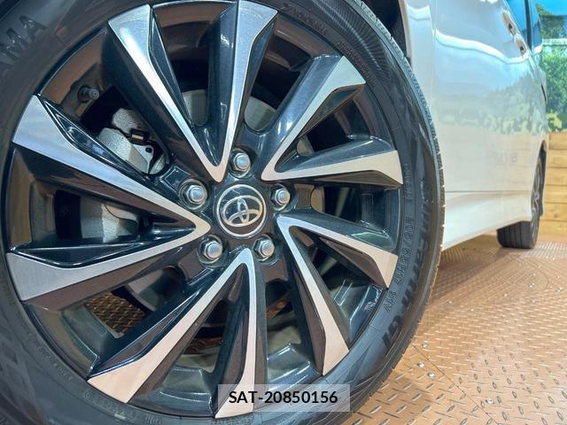 Toyota NOAH 2023-04 8277219-12