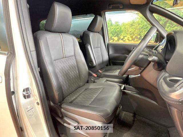 Toyota NOAH 2023-04 8277219-7