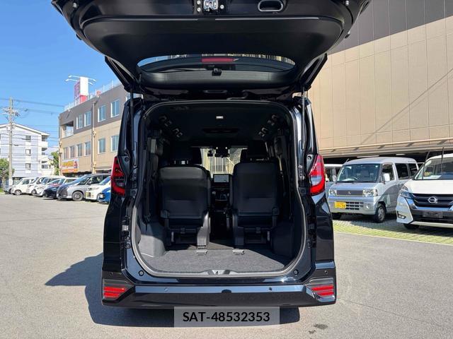 Toyota NOAH 2023-05 8277295-10