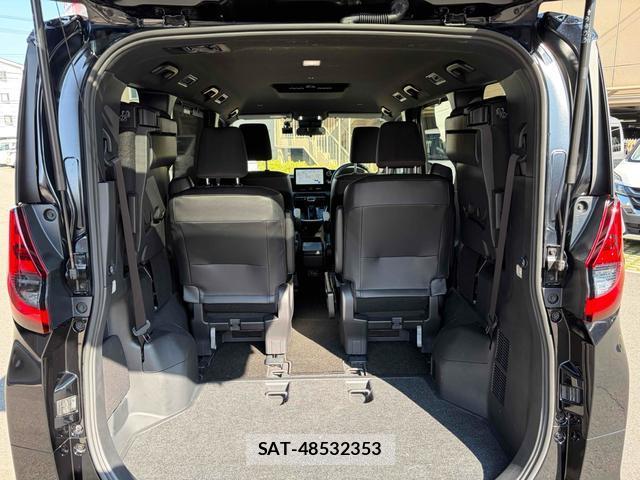 Toyota NOAH 2023-05 8277295-12