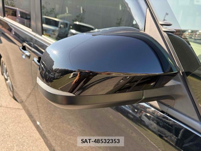 Toyota NOAH 2023-05 8277295-13