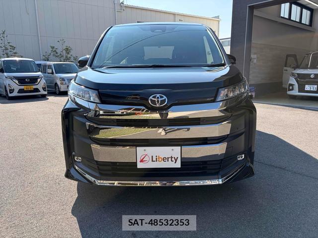 Toyota NOAH 2023-05 8277295-4