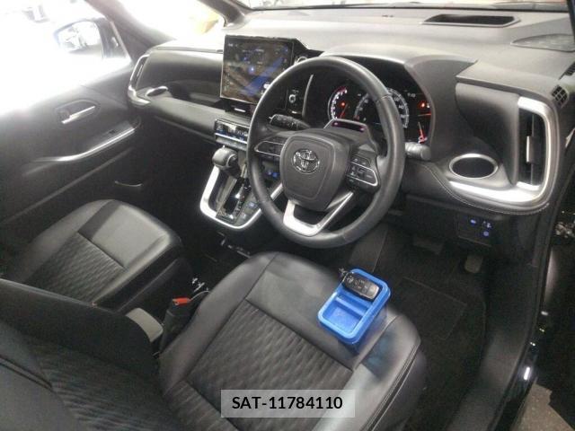 Toyota NOAH 2023-07 8277427-2