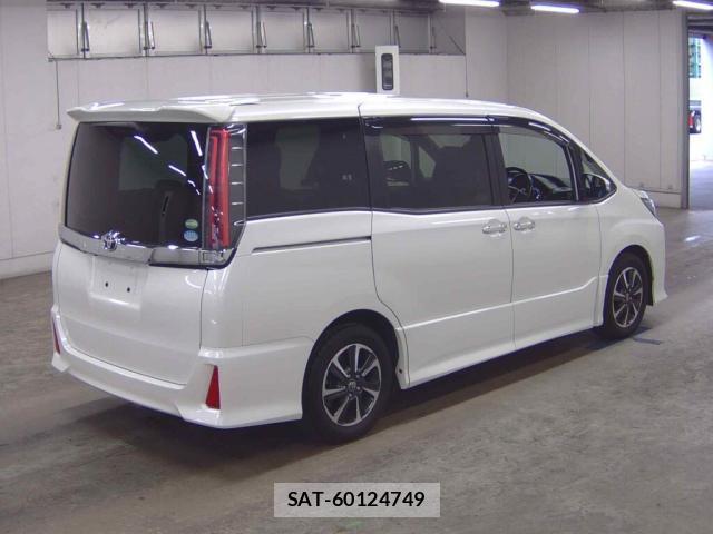 Toyota NOAH 2017-09 8277449-4