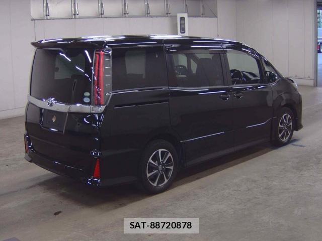 Toyota NOAH 2017-09 8277458-4