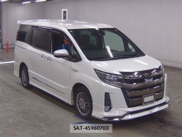 Toyota NOAH 2018-10 8277473-0