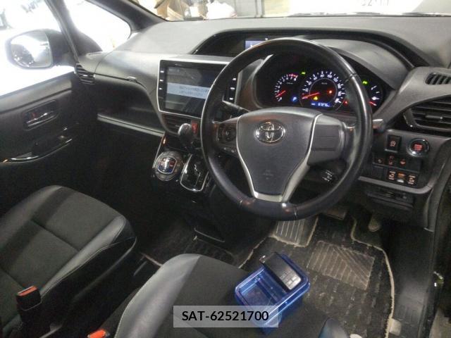 Toyota NOAH 2019-08 8277478-2