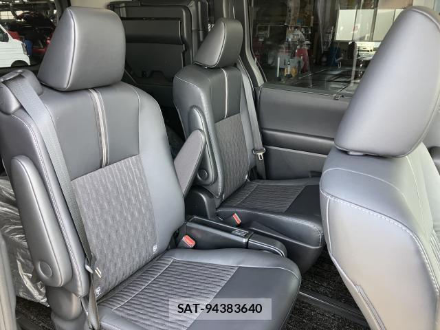 Toyota NOAH 2023 8277567-18