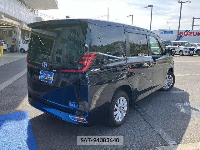 Toyota NOAH 2023 8277567-7