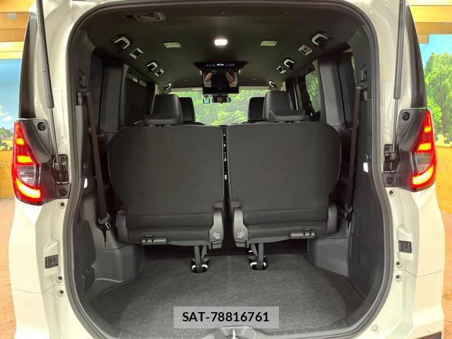 Toyota NOAH 2023-08 8277753-10