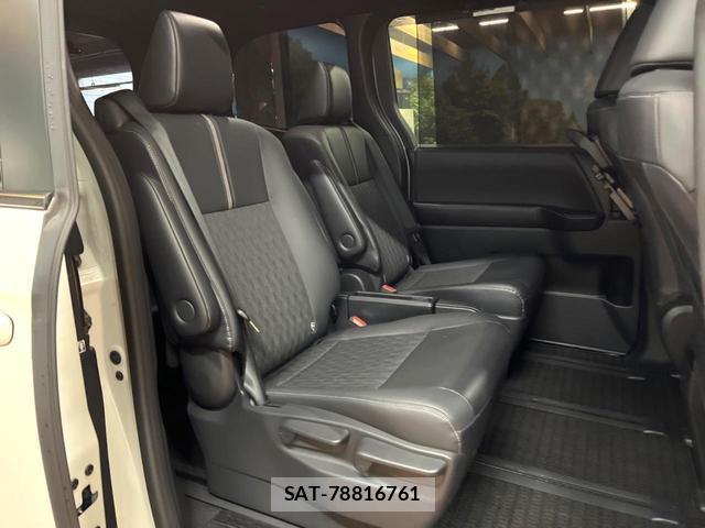 Toyota NOAH 2023-08 8277753-8
