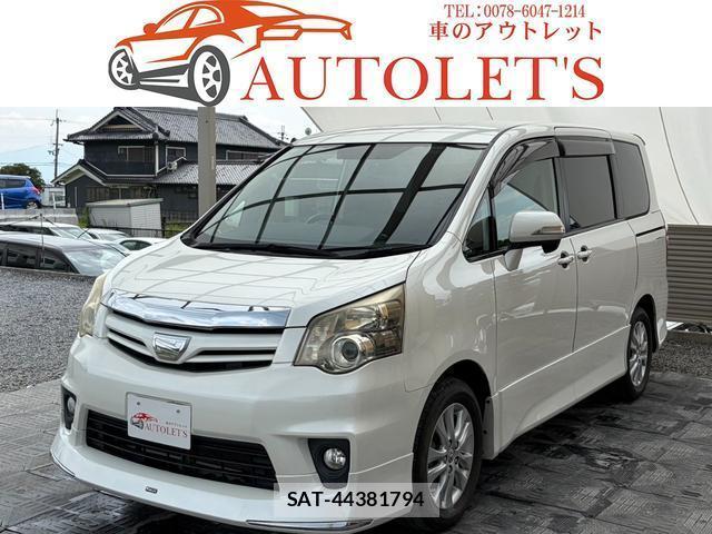 Toyota NOAH 2010-05 8277846-0