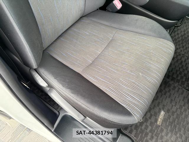 Toyota NOAH 2010-05 8277846-13