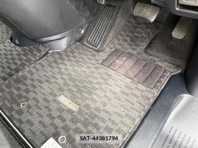 Toyota NOAH 2010-05 8277846-14