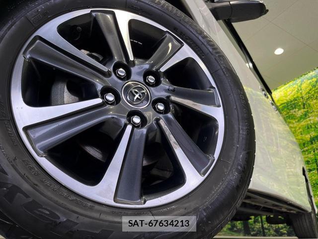 Toyota NOAH 2018-09 8278009-13
