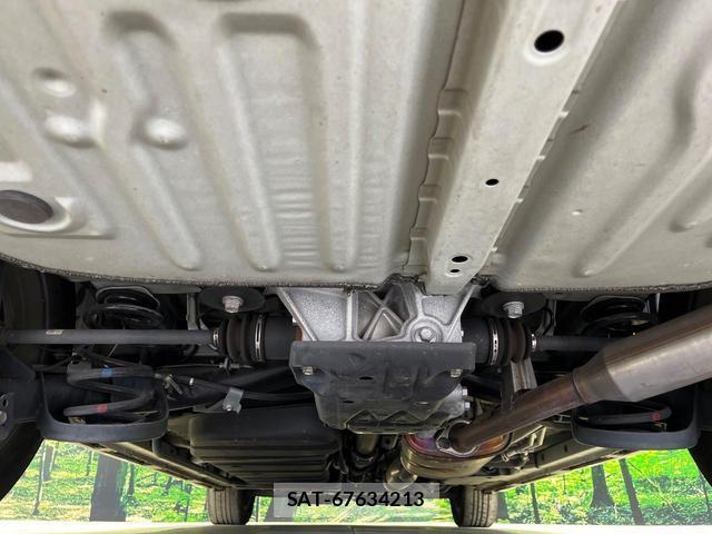 Toyota NOAH 2018-09 8278009-18