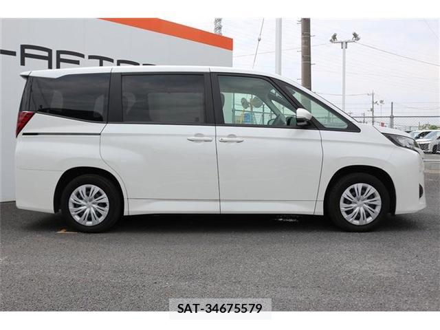 Toyota NOAH 2023-03 8278099-10