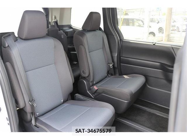 Toyota NOAH 2023-03 8278099-17