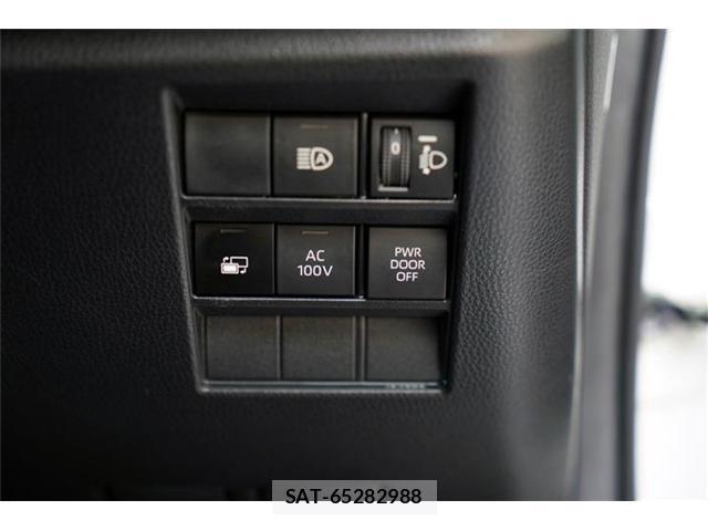 Toyota NOAH 2023-02 8278101-10