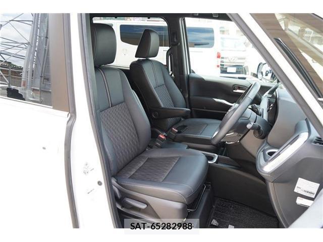 Toyota NOAH 2023-02 8278101-11