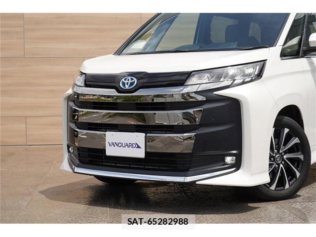 Toyota NOAH 2023-02 8278101-16