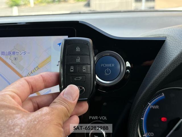 Toyota NOAH 2023-02 8278101-18