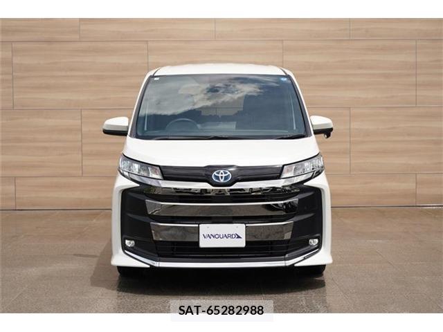 Toyota NOAH 2023-02 8278101-2