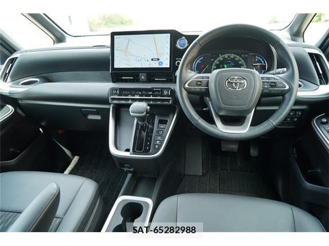 Toyota NOAH 2023-02 8278101-7