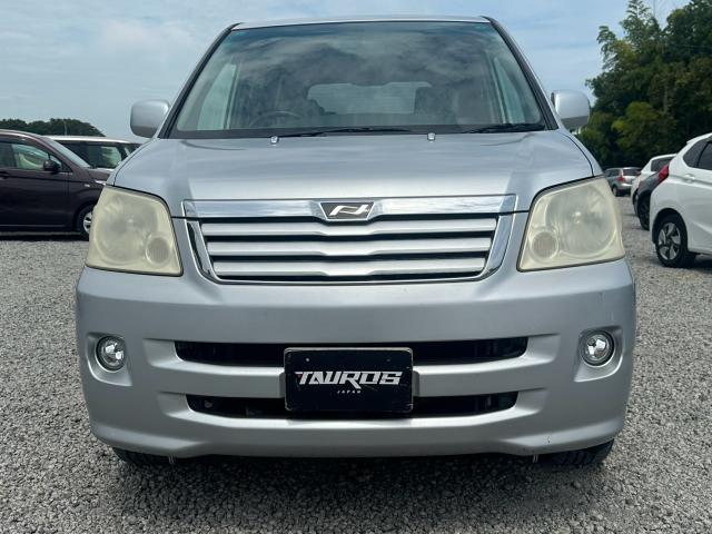 Toyota NOAH 2003-06 8278128-1