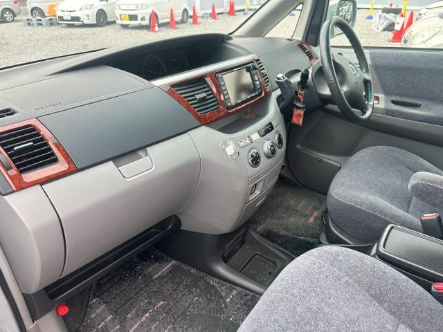 Toyota NOAH 2003-06 8278128-13