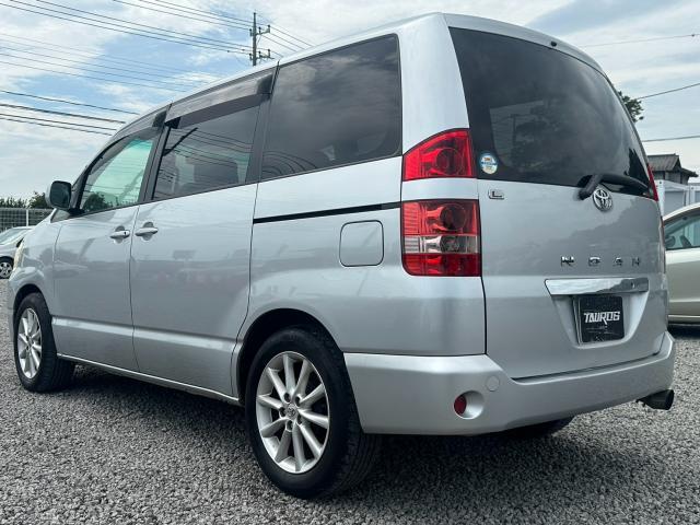 Toyota NOAH 2003-06 8278128-6